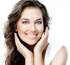 A smiling woman.